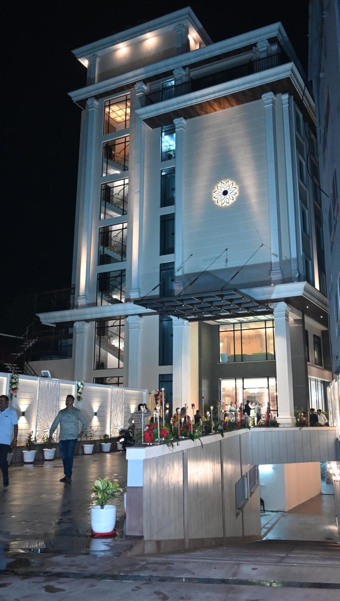 The Mudra Hotel Varanasi Dış mekan fotoğraf